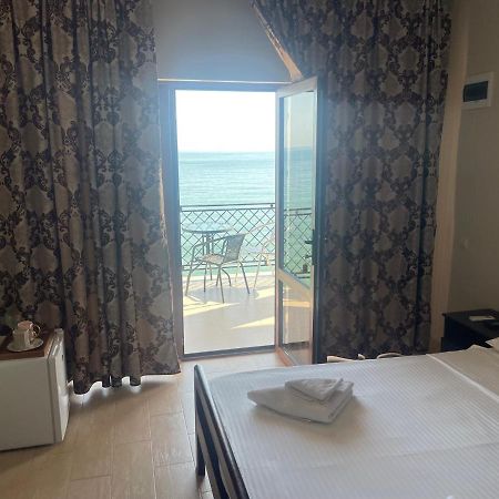 Leon Hotel New Athos Esterno foto
